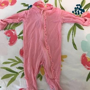 Lotus Ruffle Kickee Pants Zip Sleeper